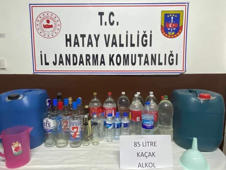 KAÇAK ALKOL VE UYUŞTURUCU ELE GEÇİRİLDİ 