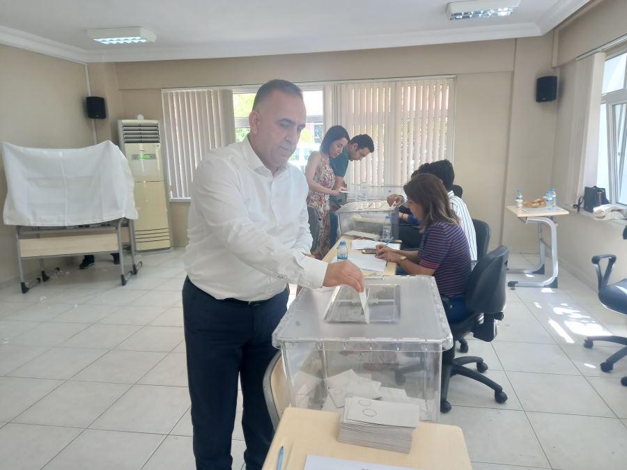 BAŞKAN SARI, MUHASEBECİ MALİ MÜŞAVİRLER ODASI’NIN KONGRESİNE KATILARAK OYUNU KULLANDI