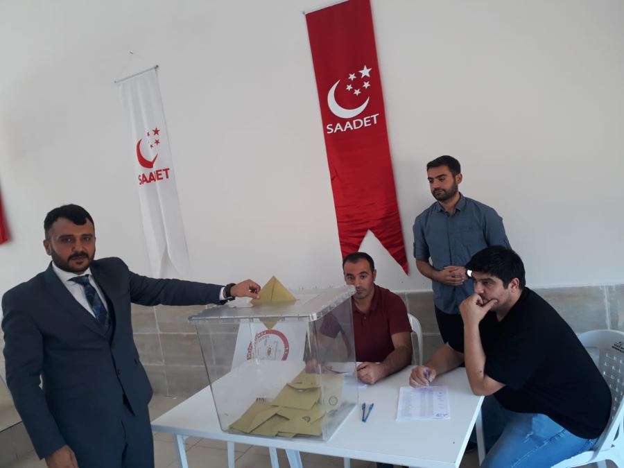 SAADET ALTINÖZÜ’NDE BAYRAK DEĞİŞİMİ